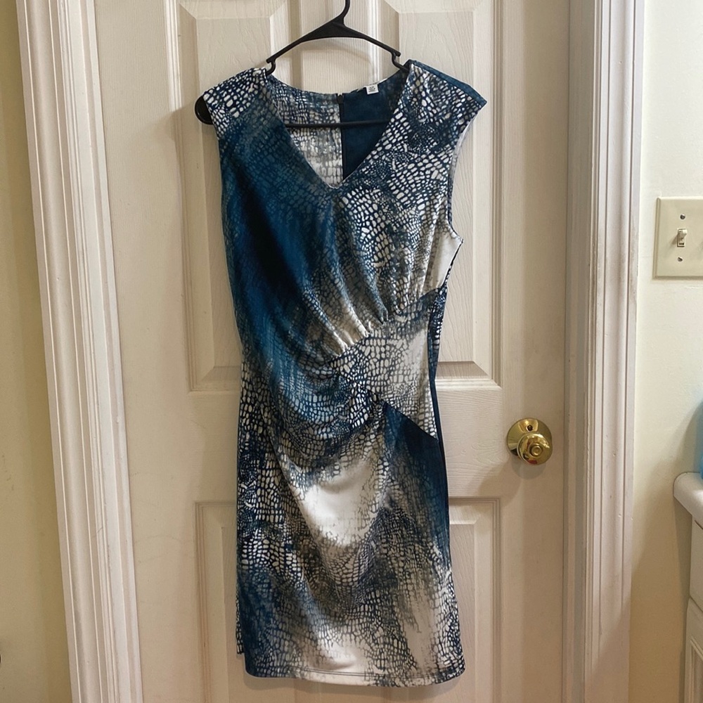 Calvin Klein small dress classy look! Good condition !
